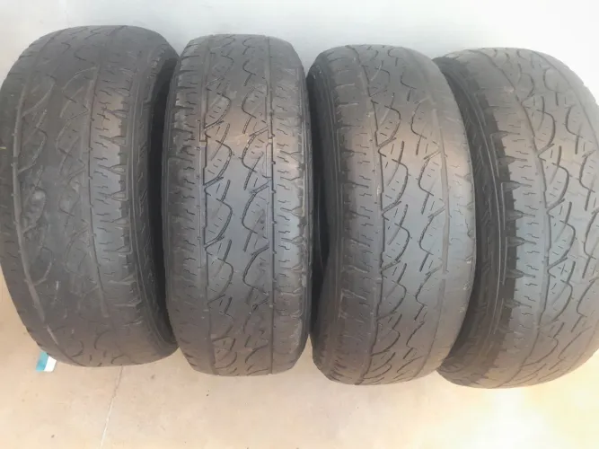 Jogo de Pneus 265/70 R16