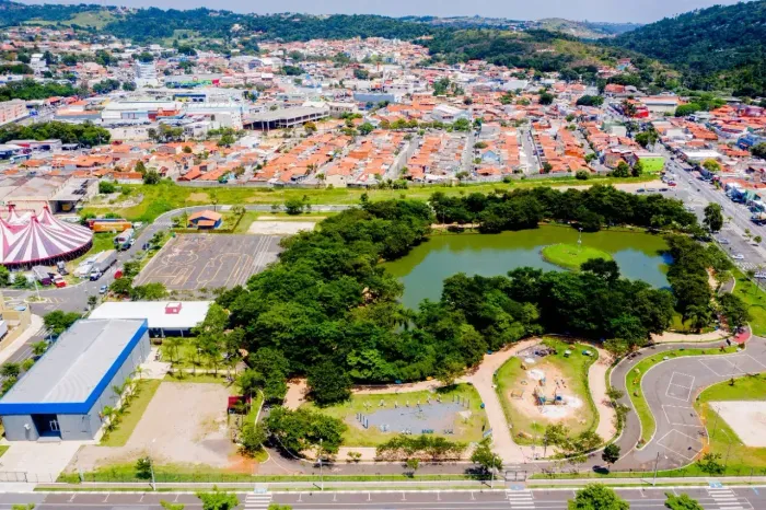 LINDO TERRENO PRONTO PARA CONSTRUIR ACEITA FINANCIAMENTO