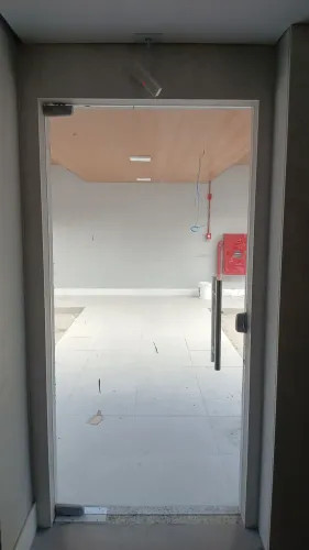 Vaga p/Vidraceiro