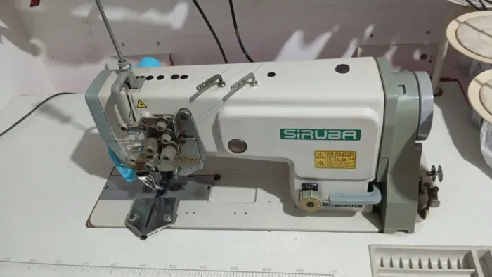 Máquina de costura industrial siruba prespontadeira