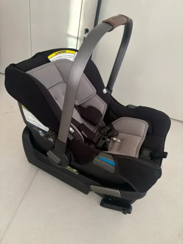 Bebê conforto nuna + suporte 