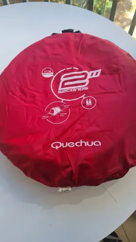 Duas barracas Quechua 2seconds dois lugares. Usadas mas em bom estado de conservação.