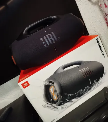 JBL Boombox 4