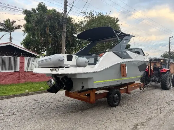 Lancha 26 pés Ross SLR260 Fusion 2025 motor Mercury 250 HP com 28 horas