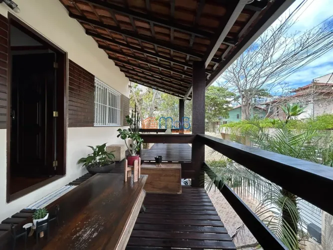 Casa com 3 quartos, closets, amplo espaço e churrasqueira na Praia do Pecado E