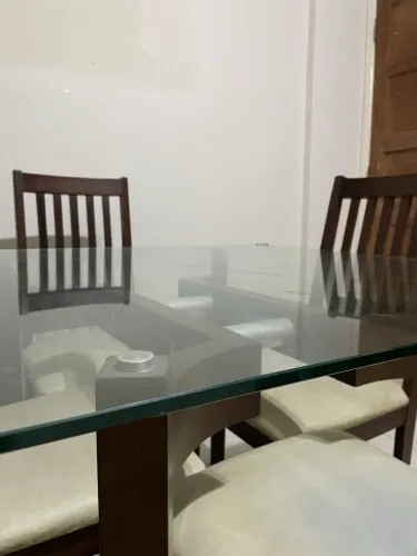 Mesa tampo de vidro + 4 cadeiras