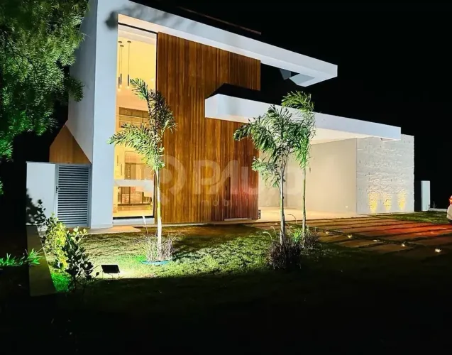 Excelente casa fachada imponente!