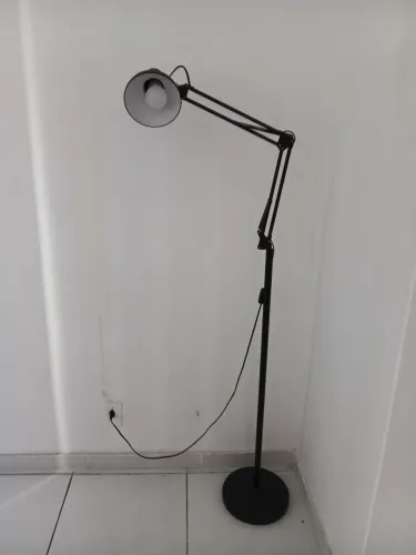 Luminária de chão 