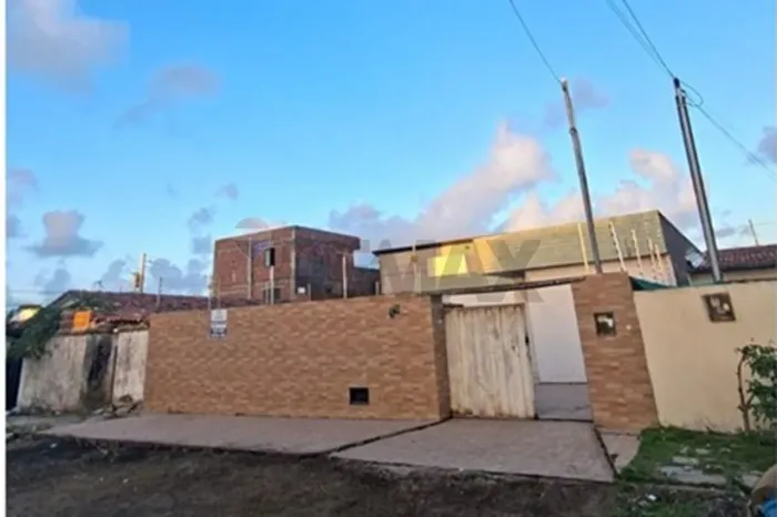 Casa com ótima área externa - terreno medindo 201,60 m²