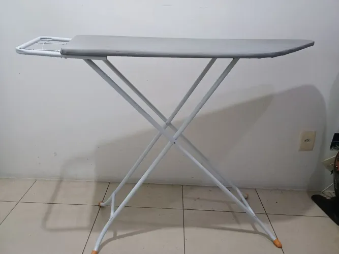 Tábua de Passar Roupa.Alto Padrão!