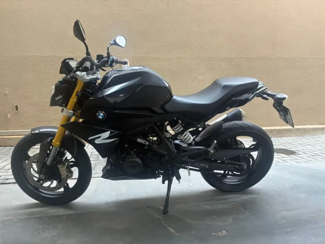 2022 BMW G310 R