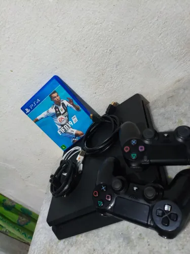 Ps4 slim 1TB 