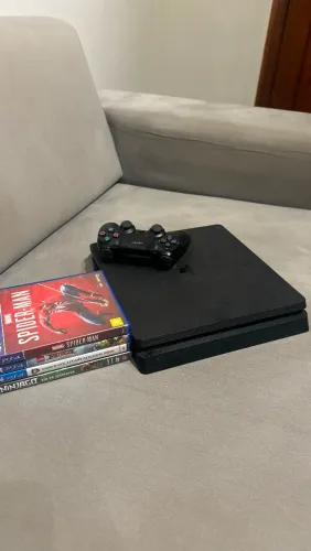 PLAYSTATION 4 SLIM 1 TERABYTE + 3 JOGOS