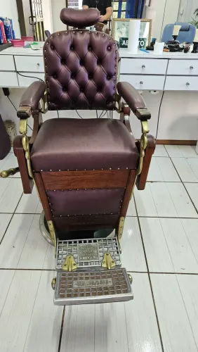 Cadeira de Barbeiro Antiga J. Magalhães Bastos - Restaurada - Raridade