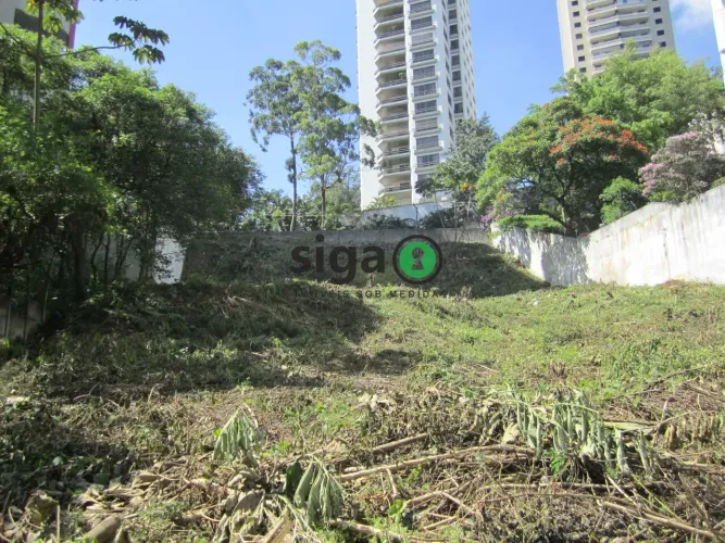 TERRENO À VENDA NO MORUMBI - EXCELENTE OPORTUNIDADE PARA INCORPORAÇÃO