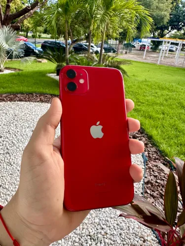 iPhone 11 Red