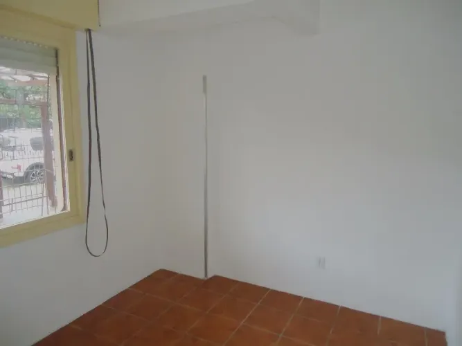 Kitnet com 1 dormitório térreo para alugar, 35 m² R$ 700,00 Passo d'Areia - Porto Alegre/R