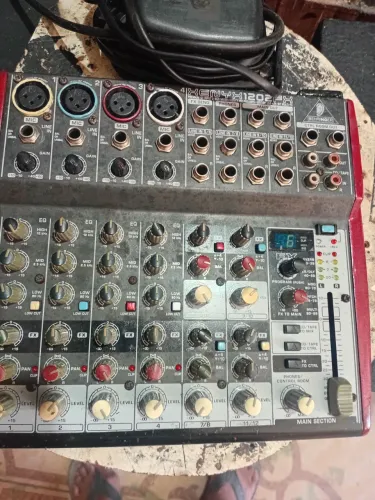 Mesa de audio 1202fx