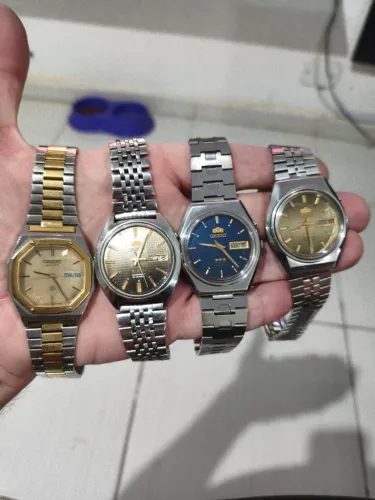Lote com 4 relógios Orient