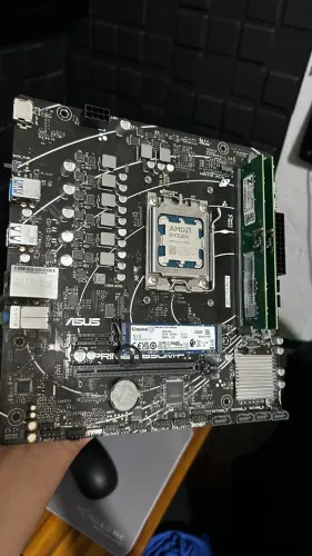 Kit Upgrade AMD Ryzen 5 AM5 (DDR5) - 2x8GB + Ryzen 8 8500G + B650M-F Asus