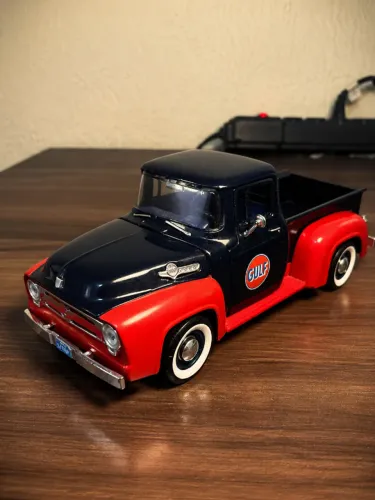Miniatura Ford F-100 Gulf 1956 1:24 Vermelho
