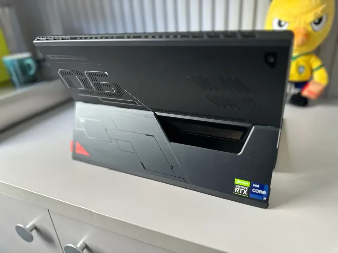 Asus Rog flow Z13 GZ301ZE-Z13.I93050T I9 com placa RTX 3050 TI de 4GB