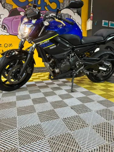 Moto XJ6 