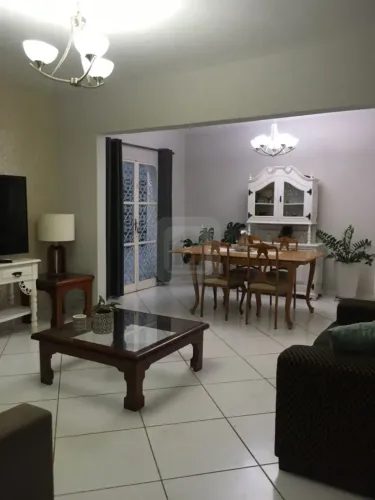 Casa para venda no bairro Fundinho.
