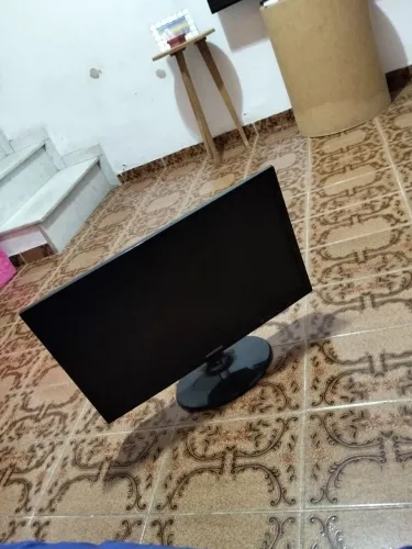 Televisão pequena 