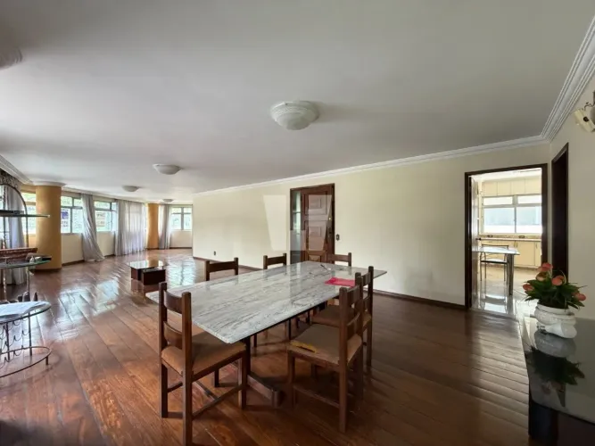 Apartamento com 03 quartos no Lourdes