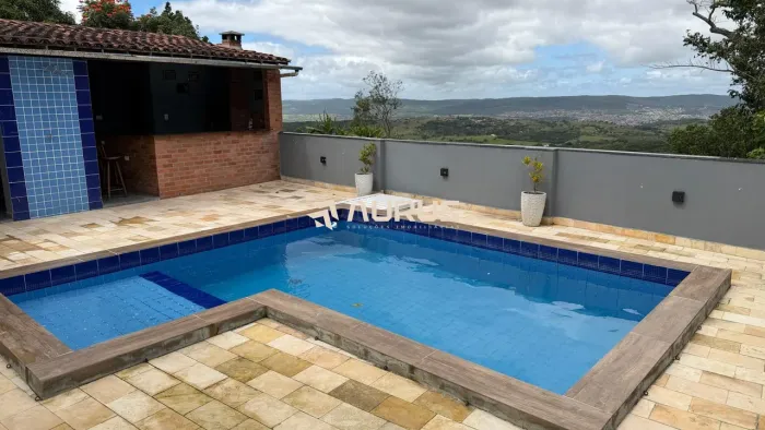 Casa com piscina e vista na Serra Negra