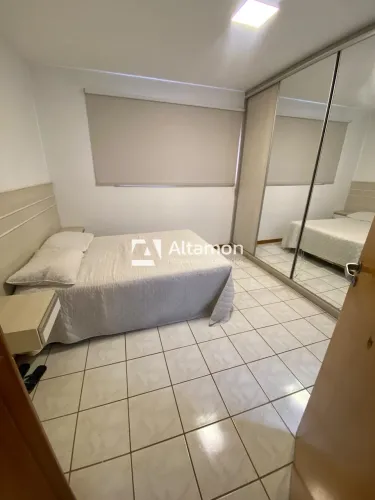 Apartamento semi mobiliado com 3 suítes, sendo 2 americanas, 02 vagas de garagem.