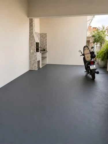 Casa c/ Garagem coberta pra 3 carros e área gourmet com churrasqueira, no City Petrópolis.