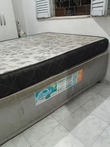EU TROCO POR UMA CAMA DE SOLTEIRO OU VENDO