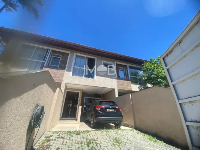 Casa na Lagoa da Conceição com 2 Dormitórios - Florianópolis/SC