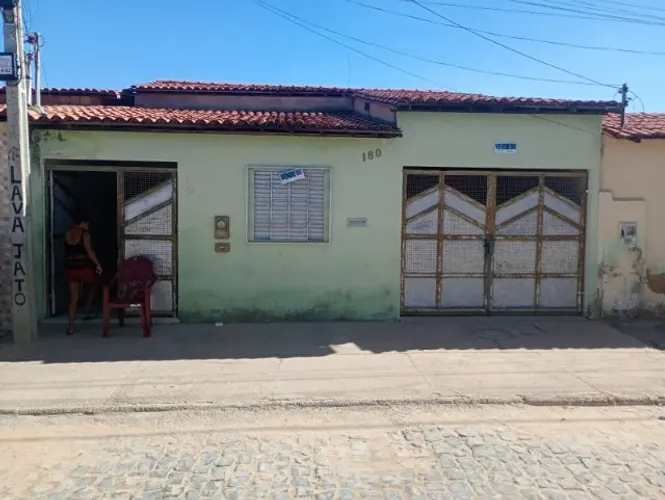 Casa, Barra-BA, Rua do Pelotão, 200m², 8 cômodos, garagem.