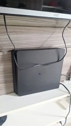 Ps4 slim 1tb + 1 controle + 3 jogos