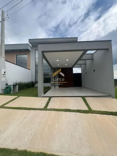 Casa à venda em condomínio fechado em Indaiatuba.