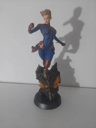 Captain Marvel 1/4 Sideshow 