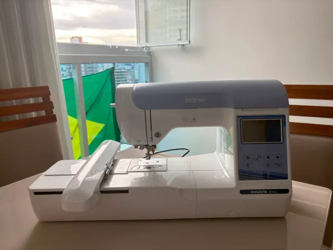 Máquina de Bordado e Costura Brother Innov-is BE915L - Completa | Excelente Estado