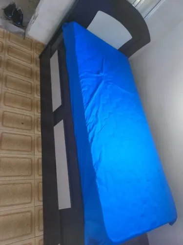Cama solteiro com auxiliar