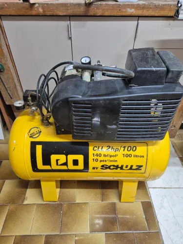 Compressor Pistão Schulz 100L 2HP 220V