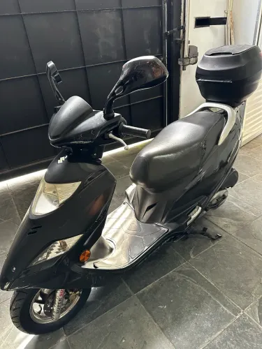 Suzuki Burgman 125i 2013 