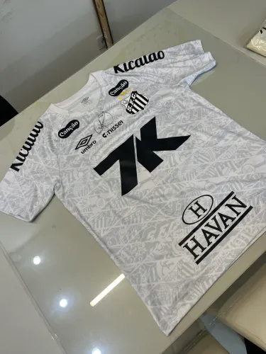 Camisa aquecimento santos assinada pelo Neymar.