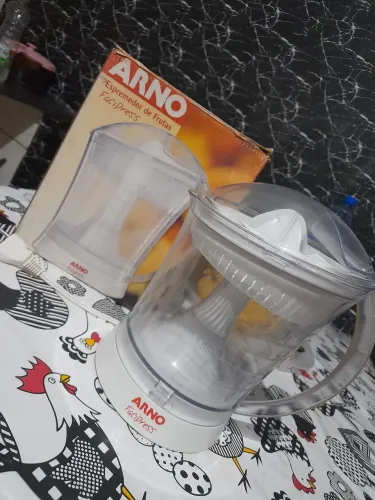 Espremedor de Frutas Arno 110v