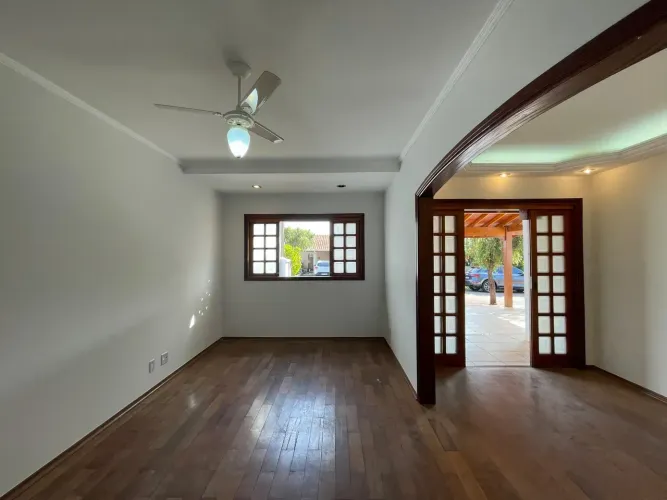 CASA À VENDA EM CONDOMÍNIO FECHADO  ARARAS/SP
