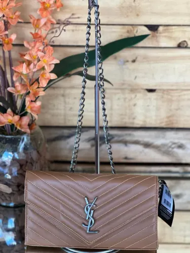 Bolsa Feminina Transversal Matelassê com Corrente - 26x15x4cm