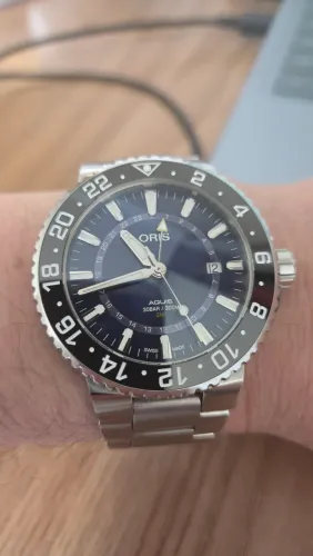 Relógio Oris Aquis Date 43mm