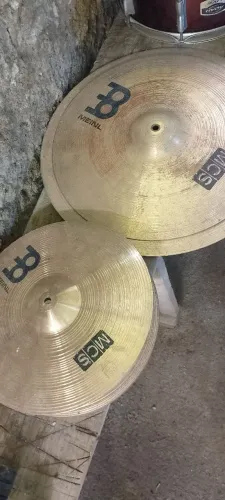Pratos de bateria