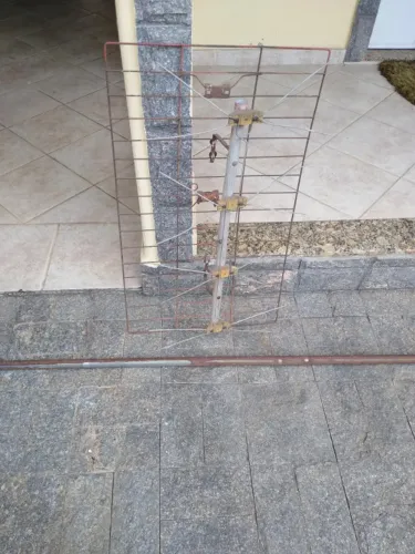 Kit Instalação de Antena para Televisão - Cabo Coaxial, Antena, Tubo e Suportes